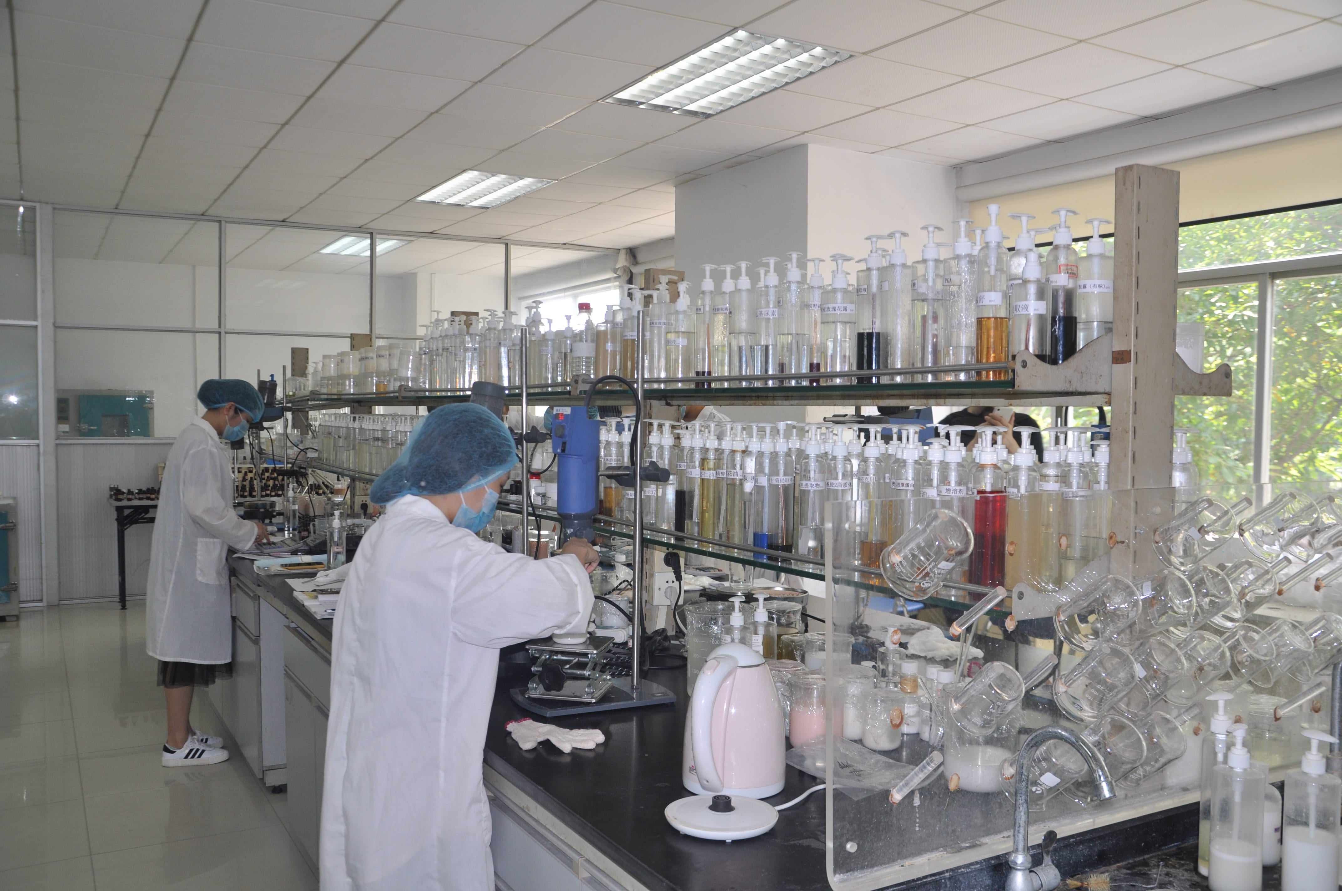 2025年中国化妆品市场规模再创新高