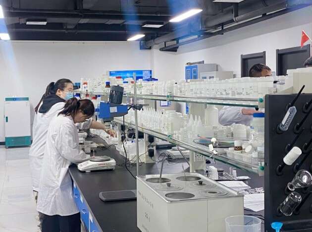 我们采用智能缓释微球技术