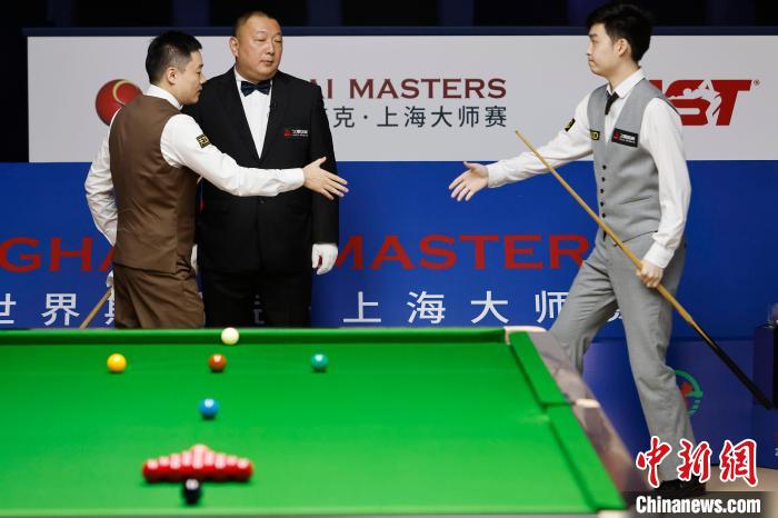 2023世界斯诺克·上海大师赛开杆:中国德比上演