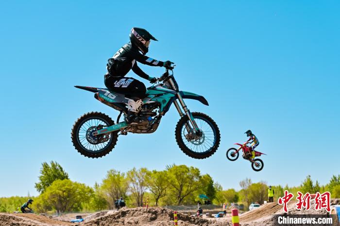 库伦旗银沙湾激燃开赛：2024中国摩托车越野锦标