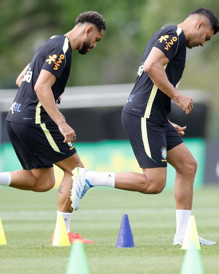 巴西国家队训练备战法国队关键战役