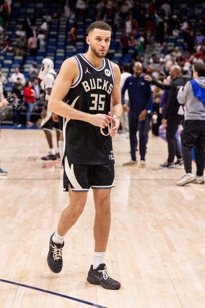 火箭队谢泼德爆发砍27分 首发调整成关键