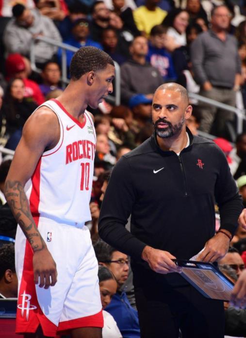 火箭队谢泼德爆发砍27分 首发调整成关键