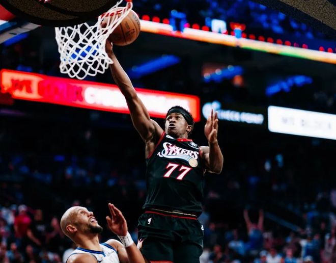 76人险胜魔术锁定七号种子 首轮迎战凯尔特人