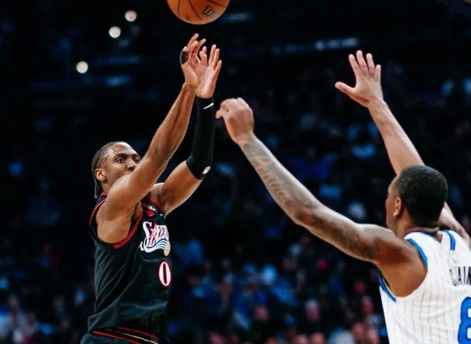 76人险胜魔术锁定七号种子 首轮迎战凯尔特人