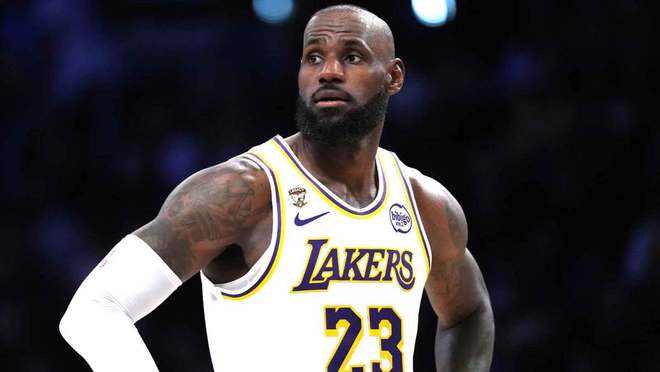 湖人爆冷击败火箭 詹姆斯领军逆风翻盘